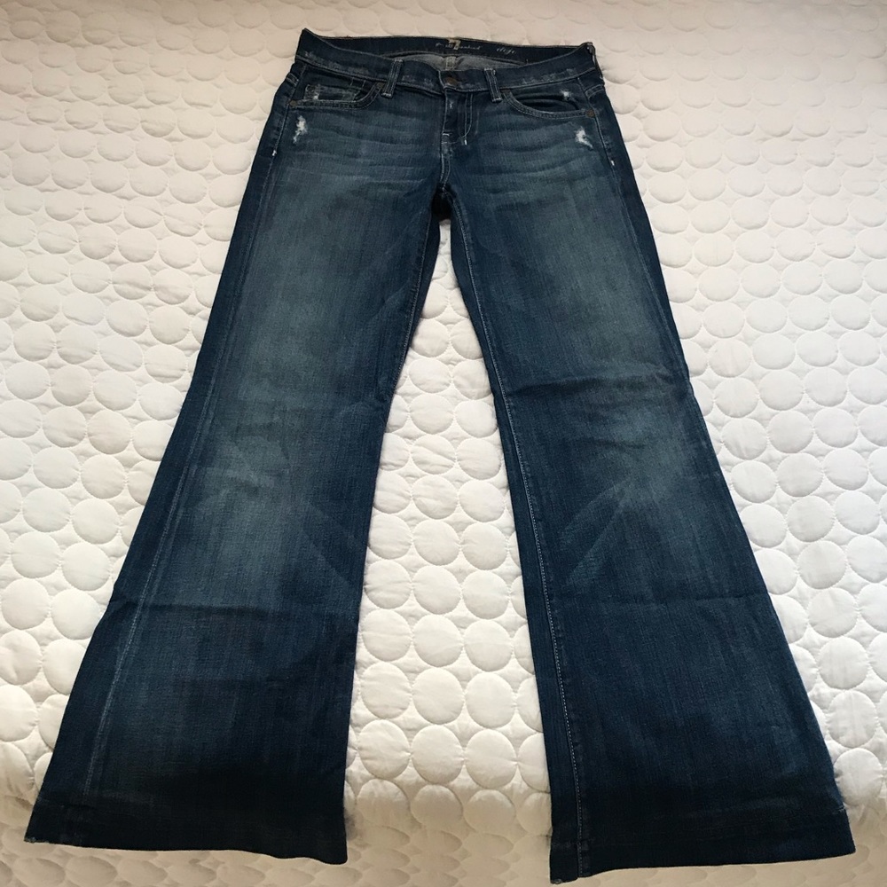 7 jeans w studs on back pocket